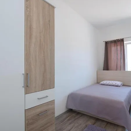 Two-Bedroom Apartment In Sibenik Apartment *