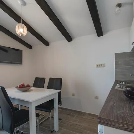 Two-Bedroom Apartment In Sibenik Apartment *